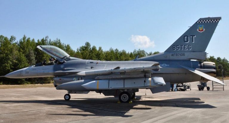 F-16C USAF with AGM-154 JASSM