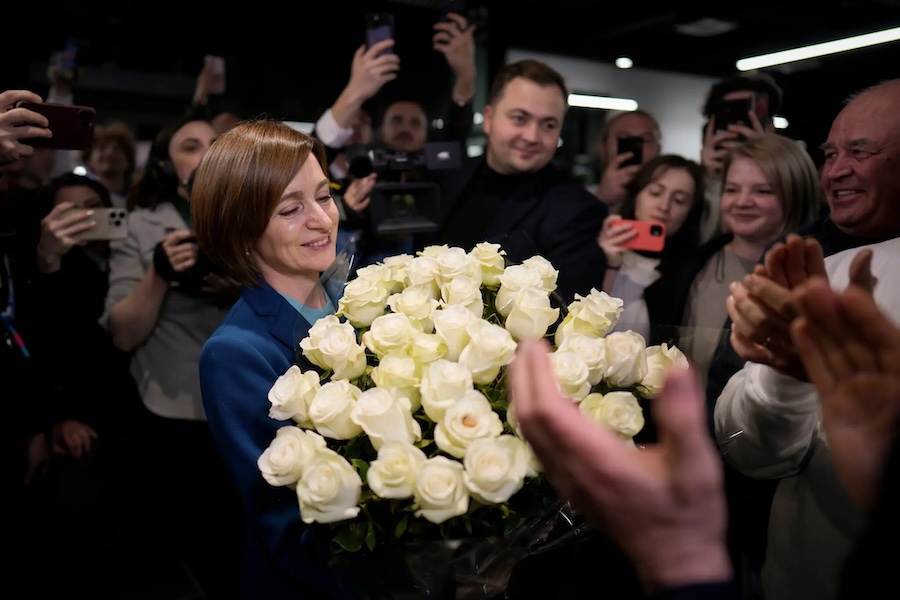 Прозахідний лідер перемагає на виборах в Молдові