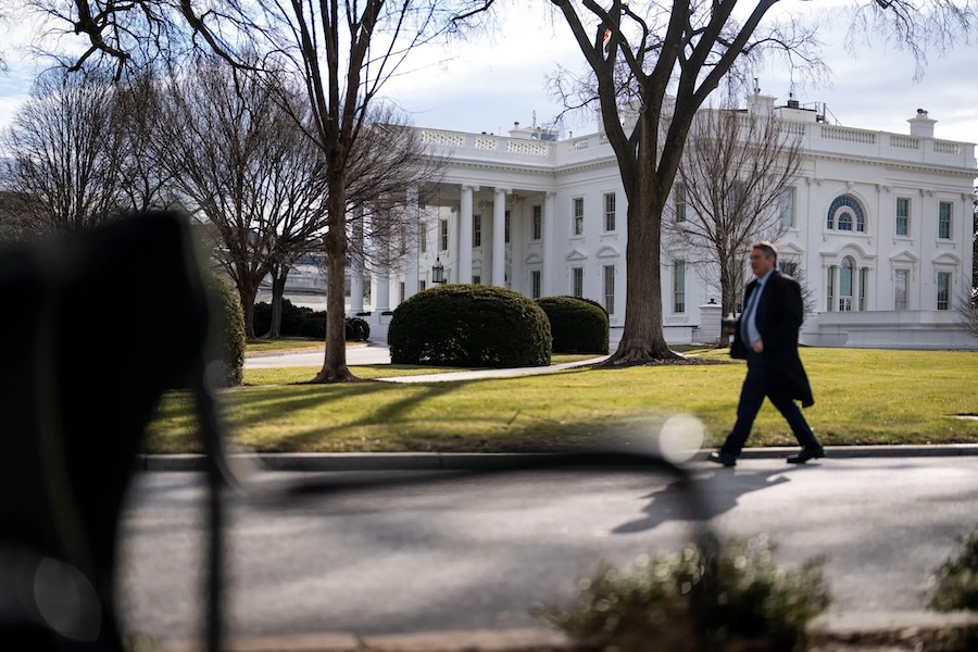 Адміністрація Трампа скасовує заморожування федеральних грантів і позик