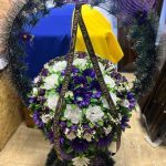 Економіка скорботи: як формується ціна на ритуальний вінок в Україні