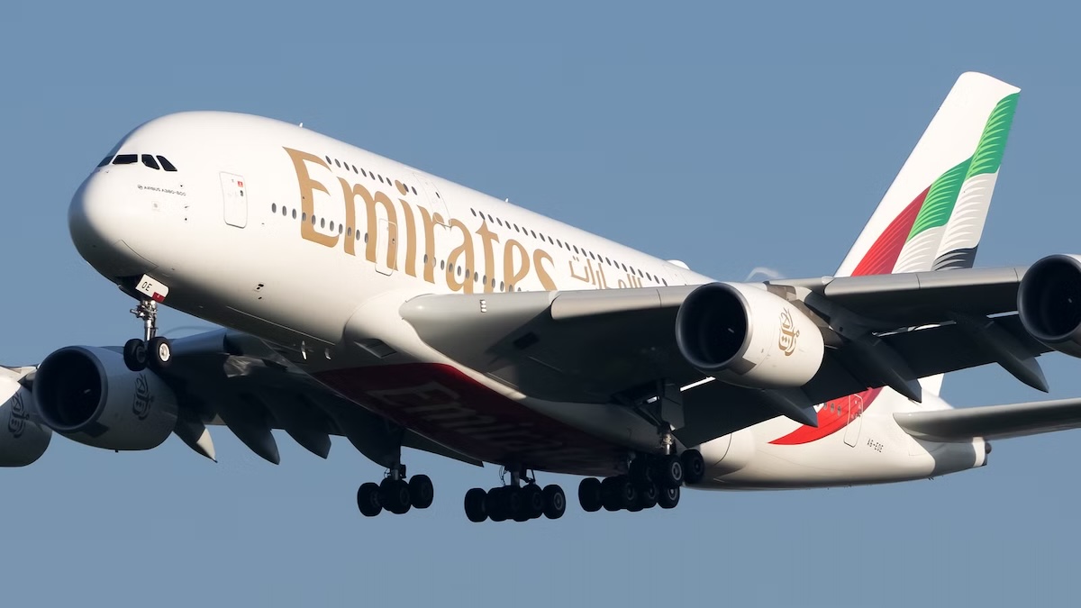 Рейс Emirates до Дубая затримано в Хітроу під час авіаударів ОАЕ